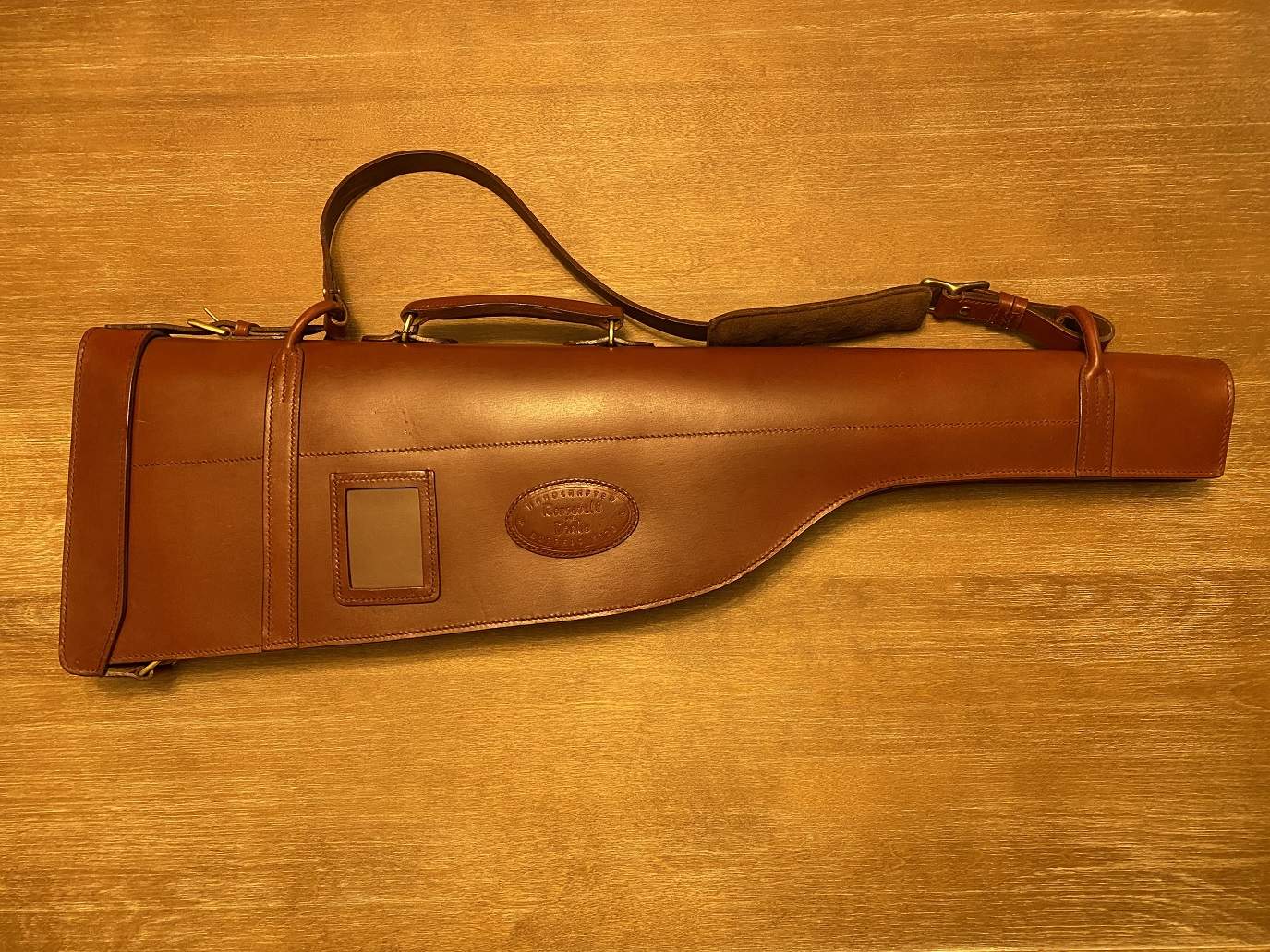Leg-o-mutton shotgun case