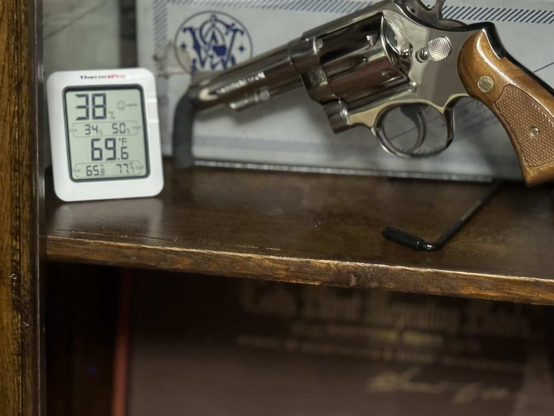 humidity monitor in gun cabinet