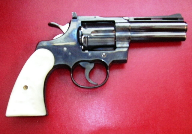 1968 Colt Python 4 inch bbl Royal Blue