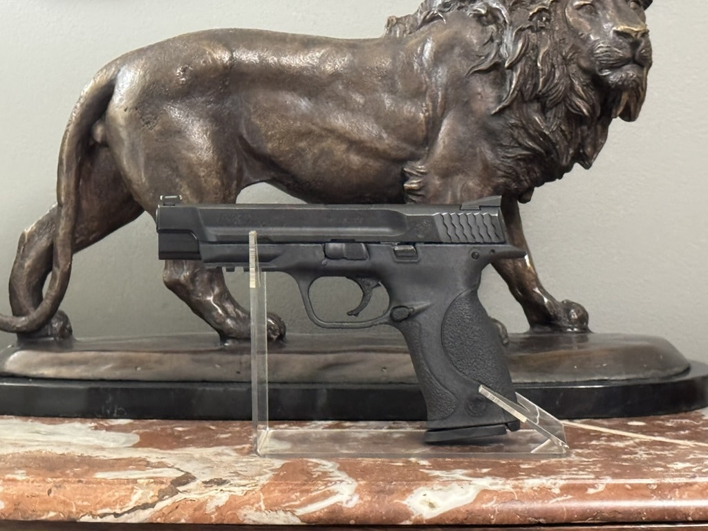 Smith & Wesson M&P 9 Pro Series handgun